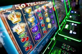 Dealer profesional menjalankan Live Sic Bo di sabatoto login